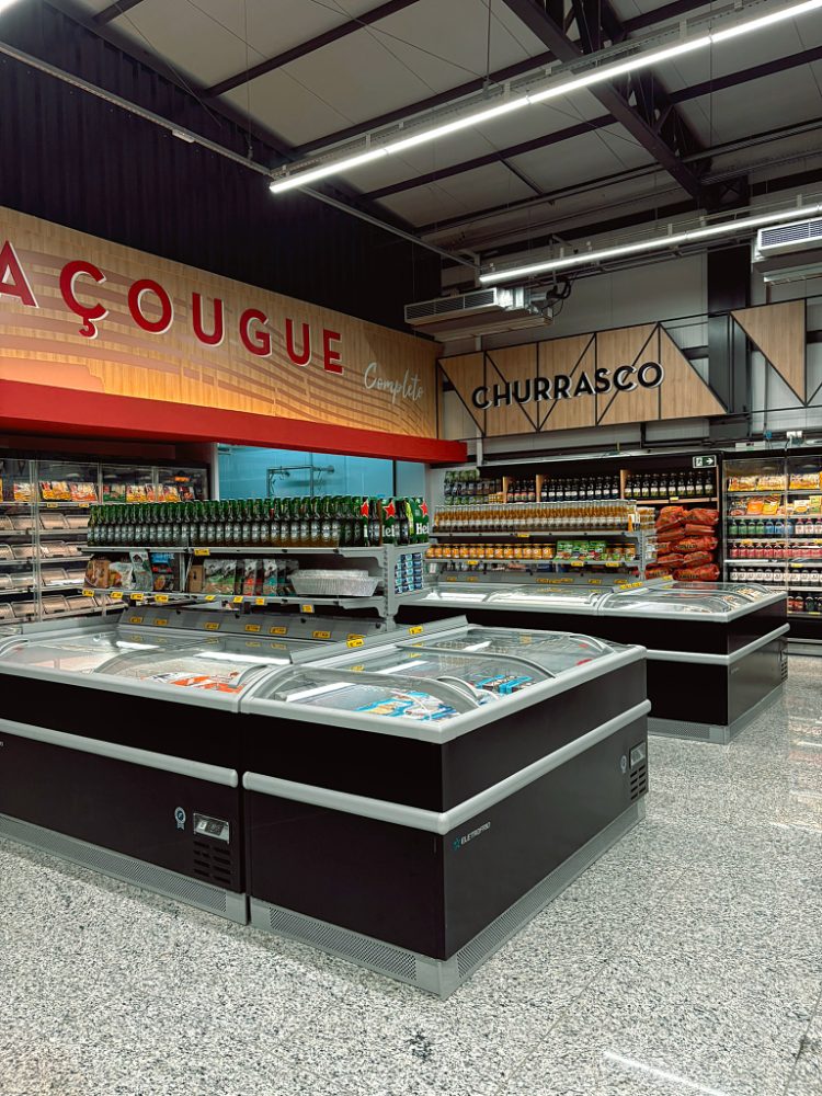 Balcões refrigerados do açougue